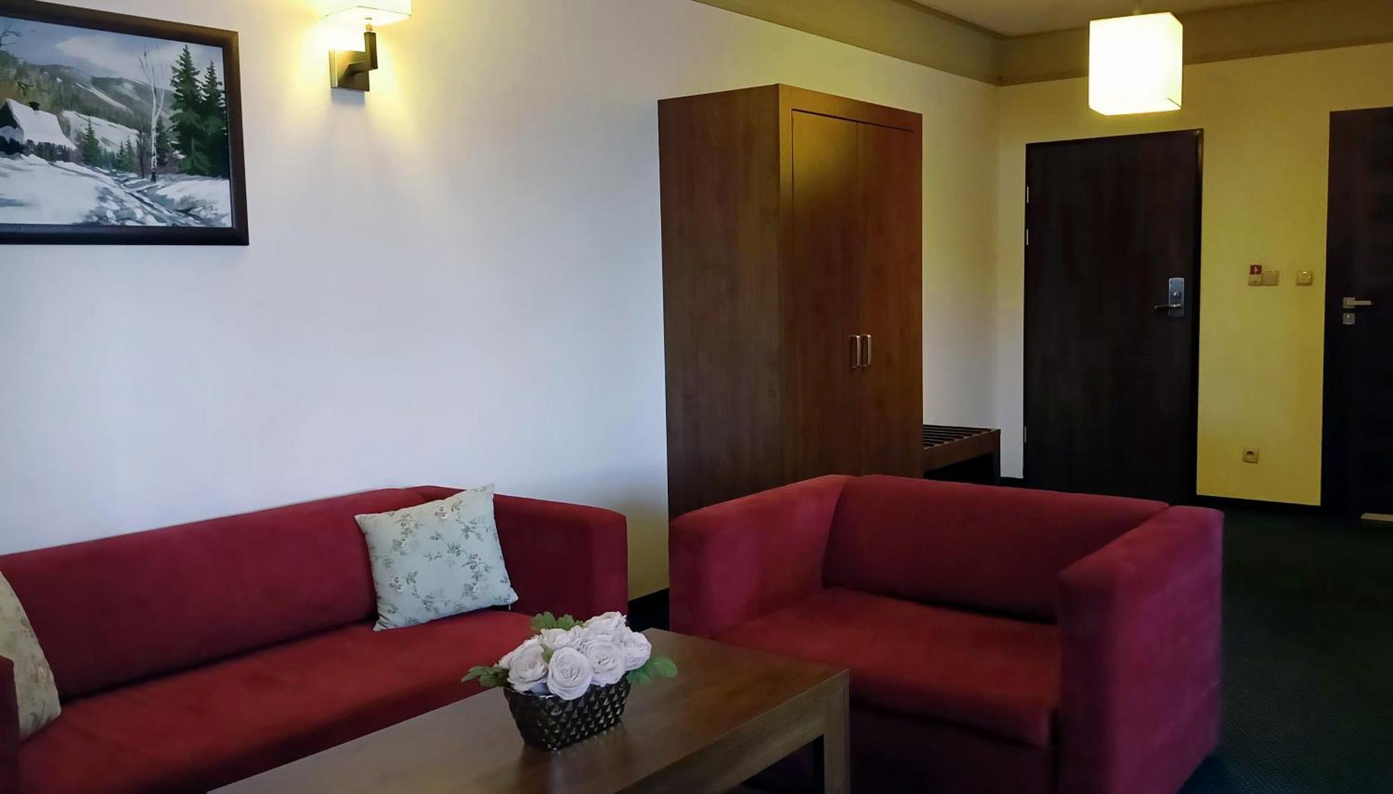Ahotel Czechowice-Dziedzice Buitenkant foto