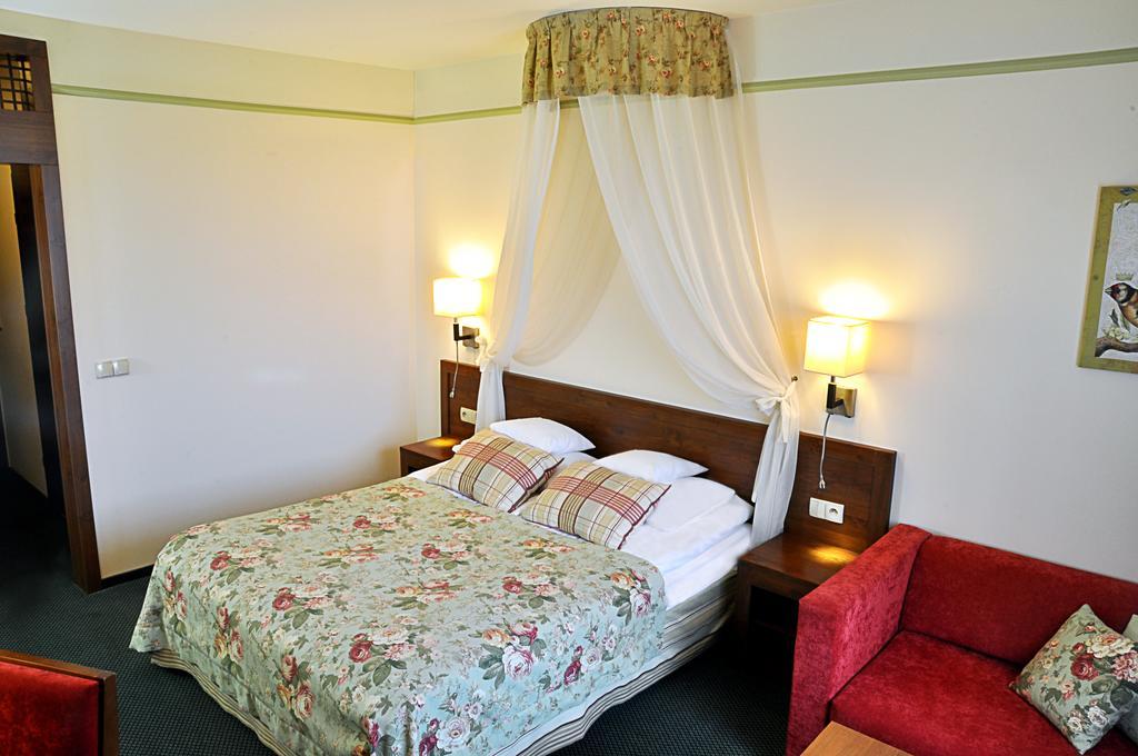 Ahotel Czechowice-Dziedzice Kamer foto