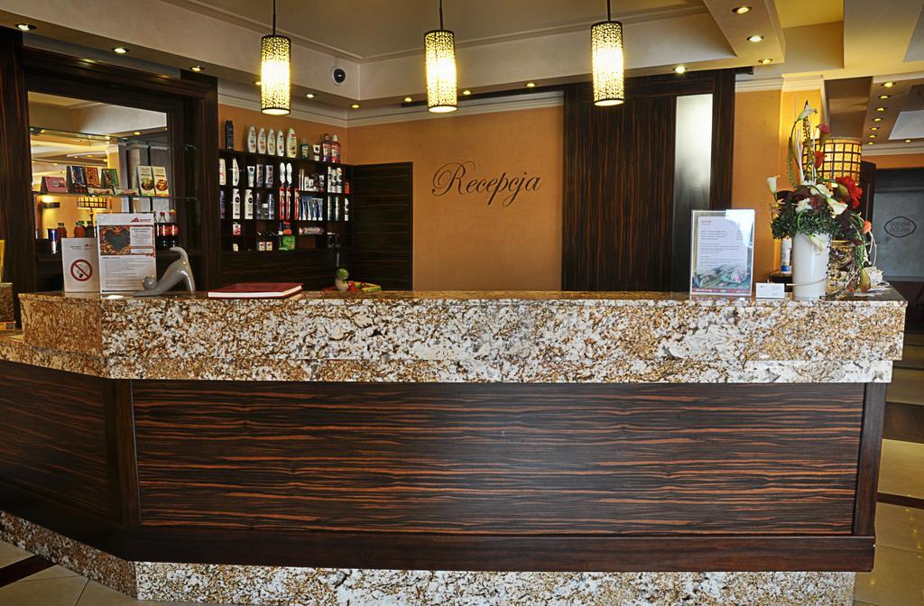 Ahotel Czechowice-Dziedzice Buitenkant foto